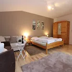In With Swimming Pool,terrace, Garden Ferienhaus *