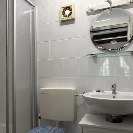 In With Swimming Pool,terrace, Garden 度假居 Kirchdorf