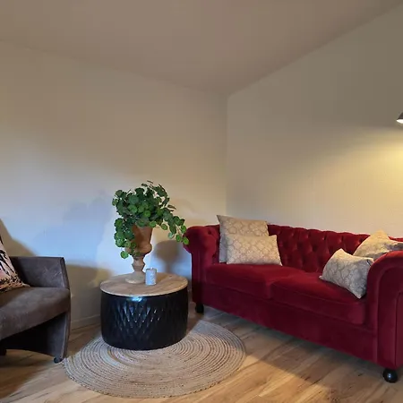 펜션 In With Swimming Pool,terrace, Garden